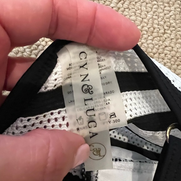 Cutest black and white tankini swimsuit 🩱 top with lace size small - Picture 3 of 5